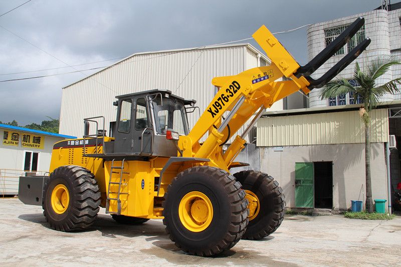 45噸廈金機(jī)械叉裝車 重載先鋒，高效物料搬運(yùn)解決方案